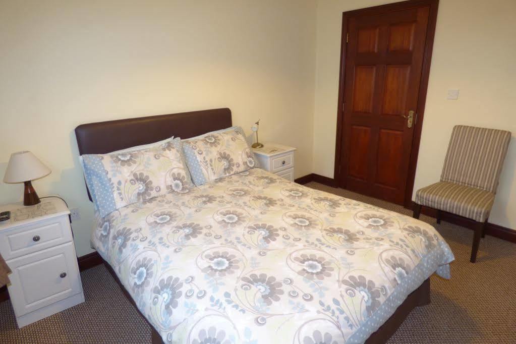 Ken-Mar House Bed And Breakfast Ballymoney Exteriör bild